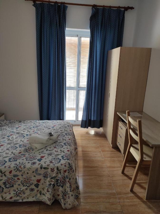 Hostal Fantoni Cadiz Luaran gambar