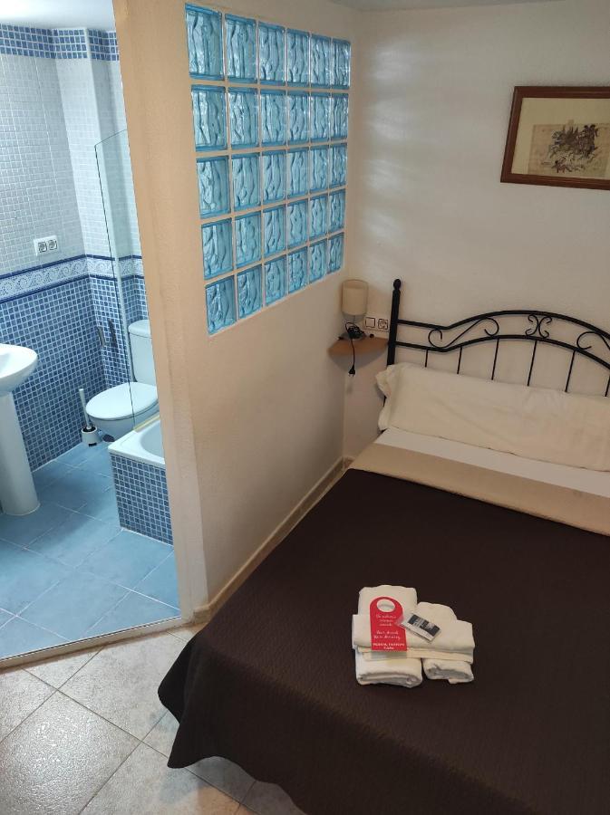 Hostal Fantoni Cadiz Luaran gambar